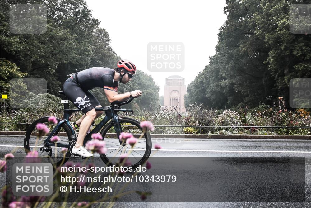 13.09.2026 - Stadtparktriathlon H.Heesch http://msf.ph/oto/10343979 13.09.2026 09:12:20 Radfahren 2, 52, 69, 144, 186 meine-sportfotos.de