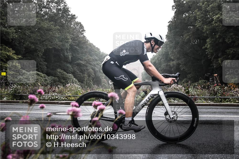 13.09.2026 - Stadtparktriathlon H.Heesch http://msf.ph/oto/10343998 13.09.2026 09:13:49 Radfahren 105, 108, 112, 130 meine-sportfotos.de