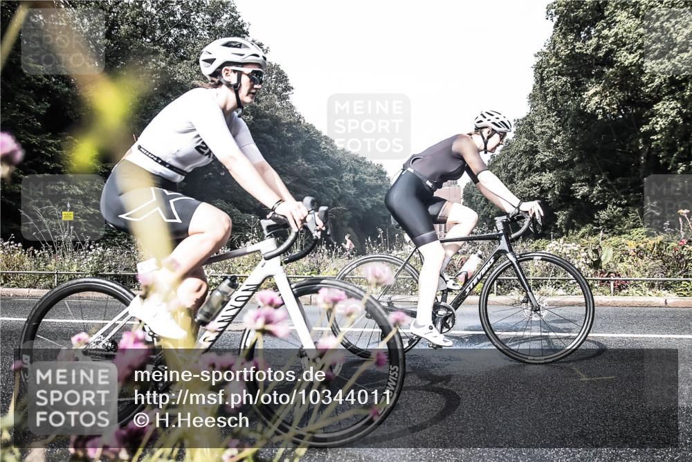 13.09.2026 - Stadtparktriathlon H.Heesch http://msf.ph/oto/10344011 13.09.2026 10:46:47 Radfahren 353, 358, 382, 392, 410 meine-sportfotos.de