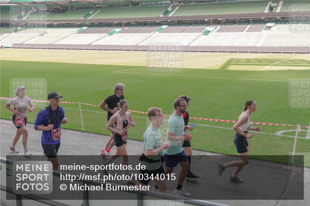 13.09.2026 - 21. swb-Marathon Bremen Michael Burmester http://msf.ph/oto/10344015 13.09.2026 13:29:12 Laufen im Stadion 111, 171, 220, 422, 476, 478, 685, 729, 754, 767, 829, 888, 925, 986, 1079, 1217, 1220, 1242, 1270, 1298, 1325, 1384, 1496, 1615, 1633, 1634, 1741, 1777, 1886, 1958, 1984, 2238, 2263, 2326, 2365, 2436, 2449, 2472, 2502, 2546, 2574, 2593, 2738, 2740, 2743, 2830, 2862, 2868, 2924, 2991, 3020, 3053, 3061, 3129, 3154, 3238, 3274, 3286, 3321, 3361, 3563, 3589, 3594, 3595, 3605, 3678, 3694, 3755, 3758, 3798, 3826, 3853, 3898, 3953, 3965, 3971, 3987, 4011, 4056, 4108, 4238, 4457 meine-sportfotos.de