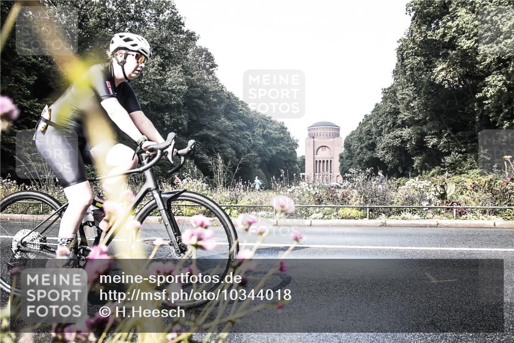 13.09.2026 - Stadtparktriathlon H.Heesch http://msf.ph/oto/10344018 13.09.2026 10:46:49 Radfahren 353, 358, 382, 392, 410 meine-sportfotos.de