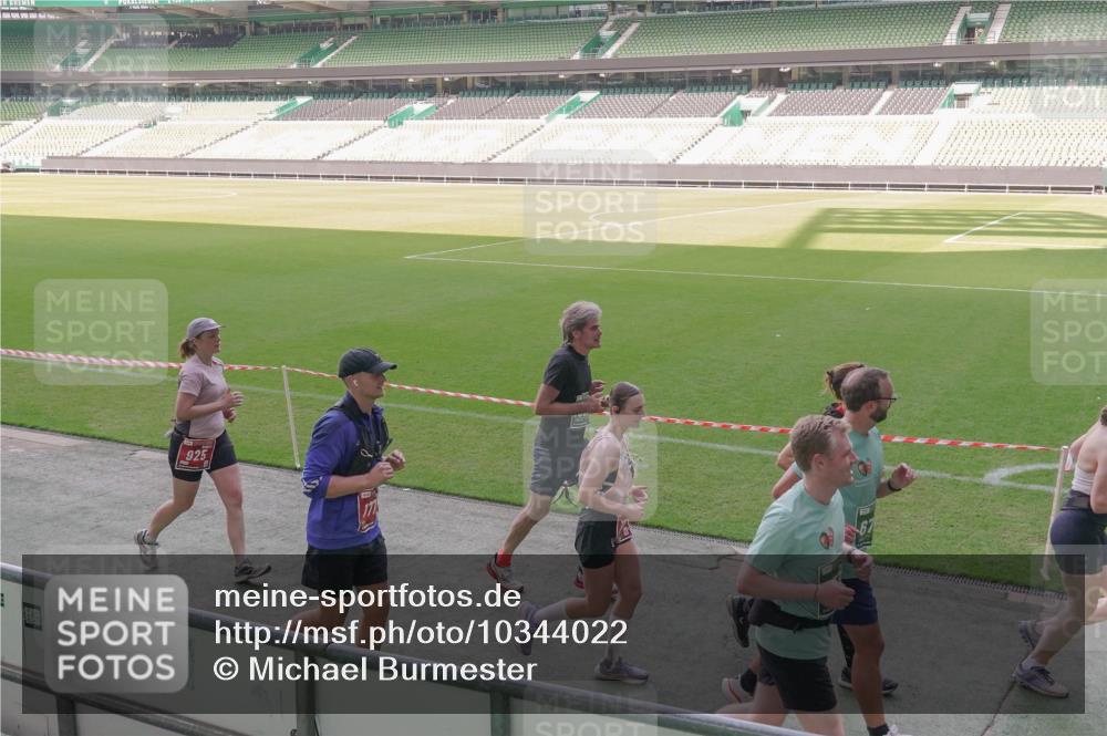 13.09.2026 - 21. swb-Marathon Bremen Michael Burmester http://msf.ph/oto/10344022 13.09.2026 13:29:12 Laufen im Stadion 111, 171, 220, 422, 476, 478, 685, 729, 754, 767, 829, 888, 925, 986, 1079, 1217, 1220, 1242, 1270, 1298, 1325, 1384, 1496, 1615, 1633, 1634, 1741, 1777, 1886, 1958, 1984, 2238, 2263, 2326, 2365, 2436, 2449, 2472, 2502, 2546, 2574, 2593, 2738, 2740, 2743, 2830, 2862, 2868, 2924, 2991, 3020, 3053, 3061, 3129, 3154, 3238, 3274, 3286, 3321, 3361, 3563, 3589, 3594, 3595, 3605, 3678, 3694, 3755, 3758, 3798, 3826, 3853, 3898, 3953, 3965, 3971, 3987, 4011, 4056, 4108, 4238, 4457 meine-sportfotos.de