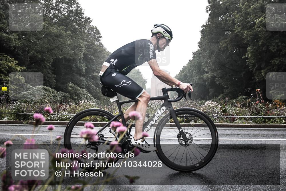 13.09.2026 - Stadtparktriathlon H.Heesch http://msf.ph/oto/10344028 13.09.2026 09:14:07 Radfahren 1, 47, 70, 76, 88, 133 meine-sportfotos.de