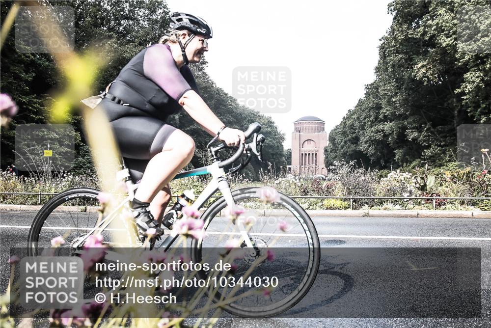 13.09.2026 - Stadtparktriathlon H.Heesch http://msf.ph/oto/10344030 13.09.2026 10:46:54 Radfahren 394, 468, 533 meine-sportfotos.de
