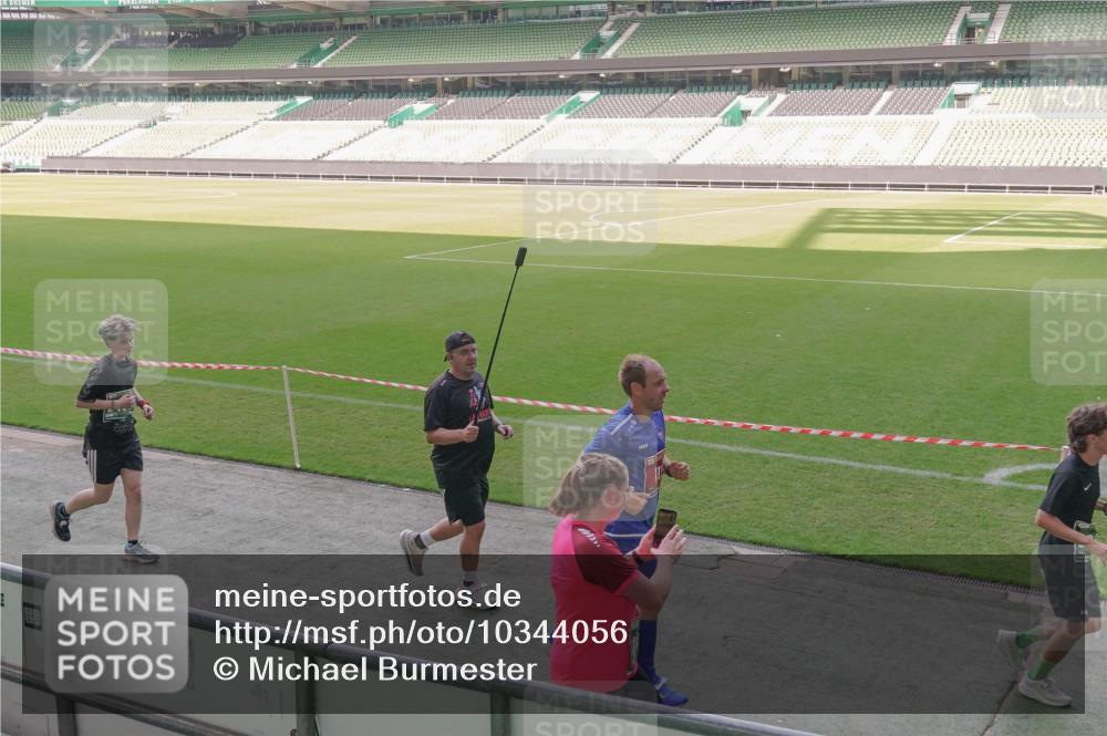 13.09.2026 - 21. swb-Marathon Bremen Michael Burmester http://msf.ph/oto/10344056 13.09.2026 13:29:16 Laufen im Stadion 111, 171, 220, 422, 476, 478, 685, 729, 754, 767, 829, 925, 986, 1079, 1217, 1220, 1242, 1270, 1298, 1325, 1384, 1496, 1615, 1633, 1634, 1741, 1777, 1886, 1958, 2238, 2263, 2326, 2365, 2436, 2449, 2472, 2502, 2546, 2574, 2593, 2738, 2740, 2743, 2830, 2862, 2868, 2924, 2991, 3020, 3053, 3061, 3129, 3154, 3238, 3274, 3286, 3321, 3361, 3563, 3589, 3594, 3595, 3605, 3678, 3694, 3755, 3758, 3798, 3826, 3853, 3898, 3929, 3953, 3965, 3971, 3987, 4011, 4056, 4108, 4238 meine-sportfotos.de