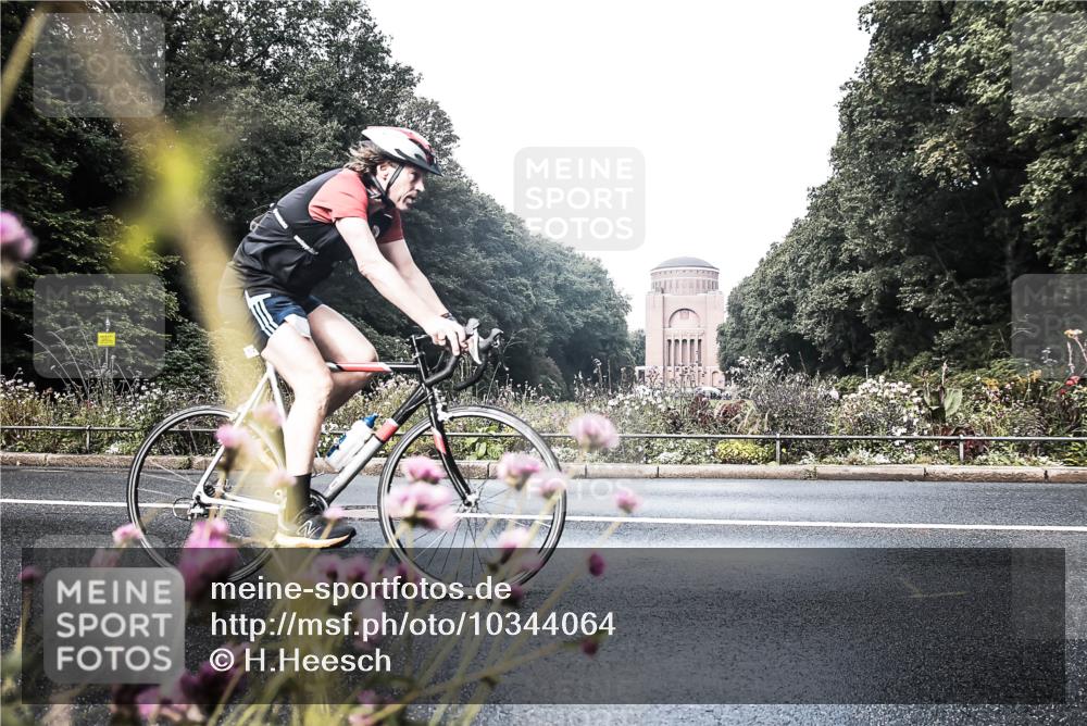 13.09.2026 - Stadtparktriathlon H.Heesch http://msf.ph/oto/10344064 13.09.2026 10:47:04 Radfahren 430, 473, 520, 572 meine-sportfotos.de