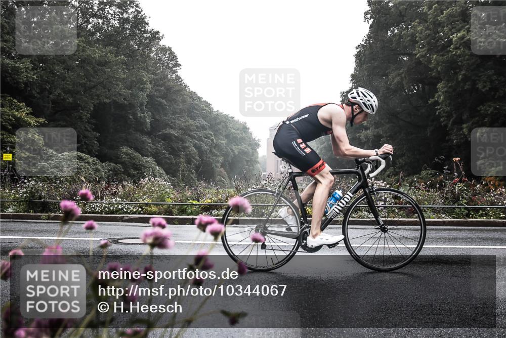 13.09.2026 - Stadtparktriathlon H.Heesch http://msf.ph/oto/10344067 13.09.2026 09:14:12 Radfahren 56, 75, 76, 84, 114, 133 meine-sportfotos.de