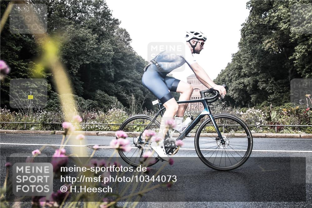 13.09.2026 - Stadtparktriathlon H.Heesch http://msf.ph/oto/10344073 13.09.2026 10:47:05 Radfahren 430, 473, 520, 572 meine-sportfotos.de