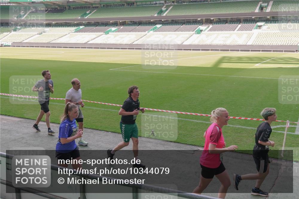 13.09.2026 - 21. swb-Marathon Bremen Michael Burmester http://msf.ph/oto/10344079 13.09.2026 13:29:19 Laufen im Stadion 111, 171, 220, 422, 476, 478, 685, 729, 754, 767, 829, 925, 986, 1079, 1217, 1220, 1242, 1270, 1298, 1325, 1384, 1496, 1615, 1633, 1634, 1741, 1777, 1886, 1958, 1983, 2238, 2263, 2326, 2365, 2436, 2449, 2472, 2502, 2546, 2574, 2593, 2738, 2740, 2743, 2830, 2862, 2868, 2924, 2991, 3020, 3053, 3061, 3129, 3154, 3238, 3274, 3286, 3321, 3361, 3563, 3589, 3594, 3595, 3605, 3678, 3694, 3755, 3758, 3798, 3826, 3853, 3898, 3929, 3953, 3965, 3971, 3987, 4011, 4056, 4108, 4238 meine-sportfotos.de