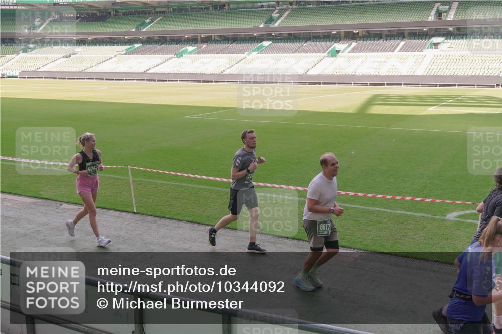 13.09.2026 - 21. swb-Marathon Bremen Michael Burmester http://msf.ph/oto/10344092 13.09.2026 13:29:20 Laufen im Stadion 111, 171, 220, 422, 476, 478, 685, 729, 754, 767, 829, 925, 986, 1079, 1217, 1220, 1242, 1270, 1298, 1325, 1384, 1496, 1615, 1633, 1634, 1741, 1777, 1886, 1958, 1983, 2238, 2263, 2326, 2365, 2436, 2449, 2472, 2546, 2574, 2593, 2738, 2740, 2743, 2830, 2862, 2868, 2924, 2991, 3020, 3053, 3061, 3129, 3154, 3238, 3274, 3286, 3321, 3361, 3563, 3589, 3594, 3595, 3605, 3678, 3694, 3755, 3758, 3798, 3826, 3853, 3898, 3929, 3953, 3965, 3971, 3987, 4011, 4056, 4108, 4238 meine-sportfotos.de