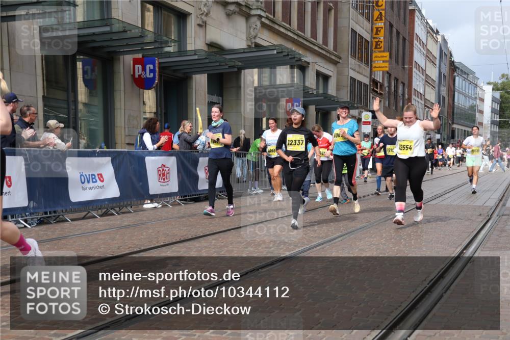 13.09.2026 - 21. swb-Marathon Bremen Strokosch-Dieckow http://msf.ph/oto/10344112 13.09.2026 11:09:00 Ziel 10314, 10321, 10556, 10570, 10630, 10664, 10686, 10694, 10769, 10823, 10981, 10983, 11091, 11138, 11225, 11304, 11578, 11764, 11882, 11883, 11914, 11915, 11987, 11995, 12155, 12322, 12337, 12491, 12532, 13607, 10217, 10399, 10455, 10469, 10599, 10609, 10630, 11011, 11053, 11074, 11358, 11421, 11434, 11531, 11710, 11718, 11812, 11905, 12192, 12256, 12353, 12438, 12517, 12554 meine-sportfotos.de