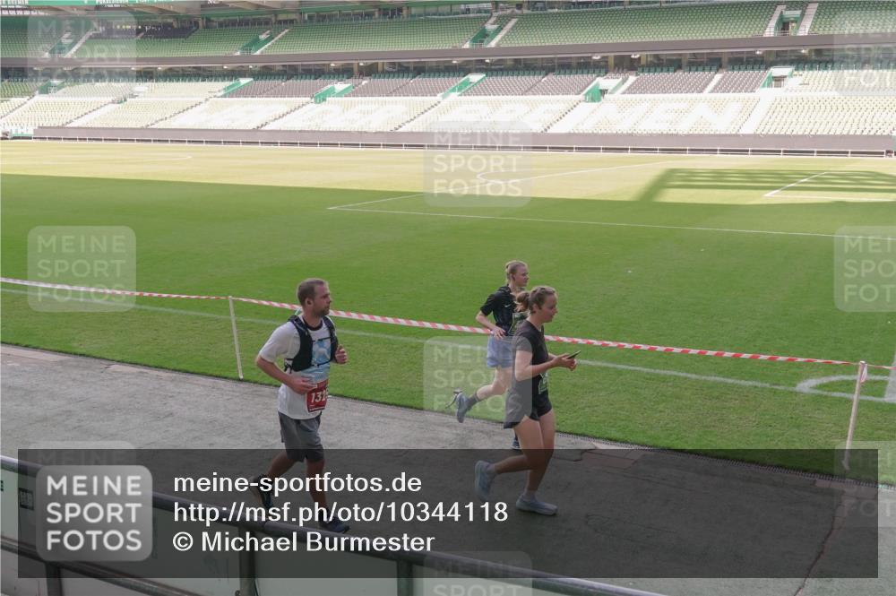 13.09.2026 - 21. swb-Marathon Bremen Michael Burmester http://msf.ph/oto/10344118 13.09.2026 13:29:23 Laufen im Stadion 111, 171, 220, 405, 422, 476, 478, 685, 729, 754, 767, 829, 925, 986, 1079, 1217, 1220, 1242, 1270, 1298, 1325, 1384, 1496, 1615, 1633, 1634, 1741, 1777, 1811, 1886, 1983, 2238, 2263, 2326, 2365, 2436, 2449, 2472, 2546, 2574, 2593, 2738, 2740, 2743, 2830, 2862, 2868, 2924, 2991, 3020, 3053, 3061, 3129, 3154, 3238, 3274, 3286, 3321, 3361, 3563, 3589, 3594, 3595, 3605, 3678, 3694, 3755, 3758, 3798, 3826, 3853, 3898, 3929, 3953, 3965, 3971, 3987, 4011, 4056, 4108, 4238 meine-sportfotos.de