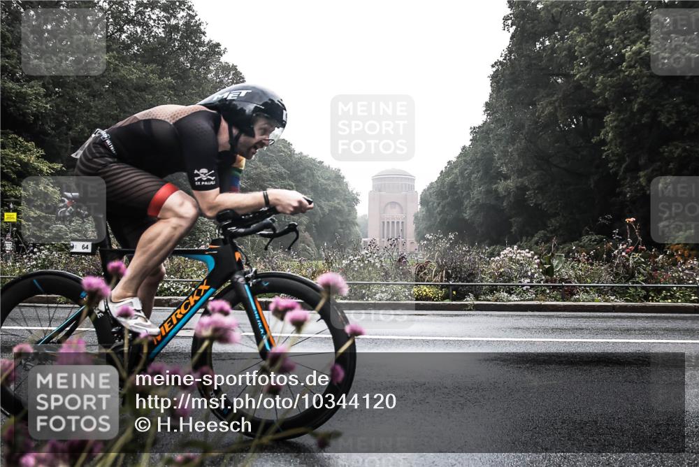 13.09.2026 - Stadtparktriathlon H.Heesch http://msf.ph/oto/10344120 13.09.2026 09:14:25 Radfahren 49, 51, 64, 143, 158 meine-sportfotos.de
