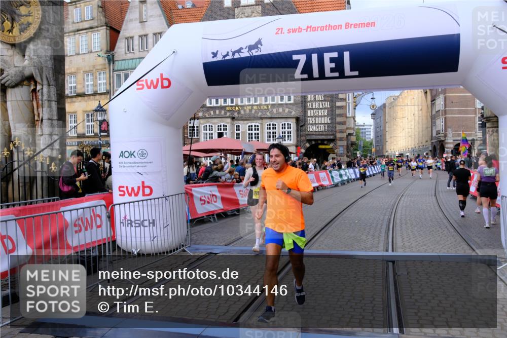 13.09.2026 - 21. swb-Marathon Bremen Tim E. http://msf.ph/oto/10344146 13.09.2026 11:14:20 Ziel 10491, 10799, 10880, 11027, 11233, 11535, 11902 meine-sportfotos.de