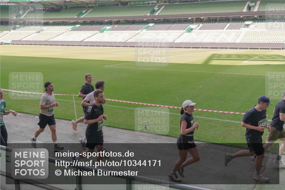 13.09.2026 - 21. swb-Marathon Bremen Michael Burmester http://msf.ph/oto/10344171 13.09.2026 13:29:28 Laufen im Stadion 171, 220, 405, 422, 476, 685, 729, 754, 767, 829, 986, 1079, 1217, 1220, 1242, 1270, 1298, 1325, 1384, 1615, 1633, 1634, 1741, 1777, 1810, 1811, 1886, 1983, 2238, 2263, 2326, 2365, 2436, 2449, 2472, 2546, 2574, 2593, 2615, 2738, 2740, 2743, 2830, 2862, 2868, 2924, 2991, 3020, 3053, 3061, 3129, 3154, 3238, 3274, 3286, 3321, 3361, 3563, 3589, 3594, 3595, 3605, 3678, 3694, 3755, 3758, 3798, 3826, 3853, 3898, 3929, 3953, 3965, 3971, 3987, 4011, 4056, 4108, 4238 meine-sportfotos.de