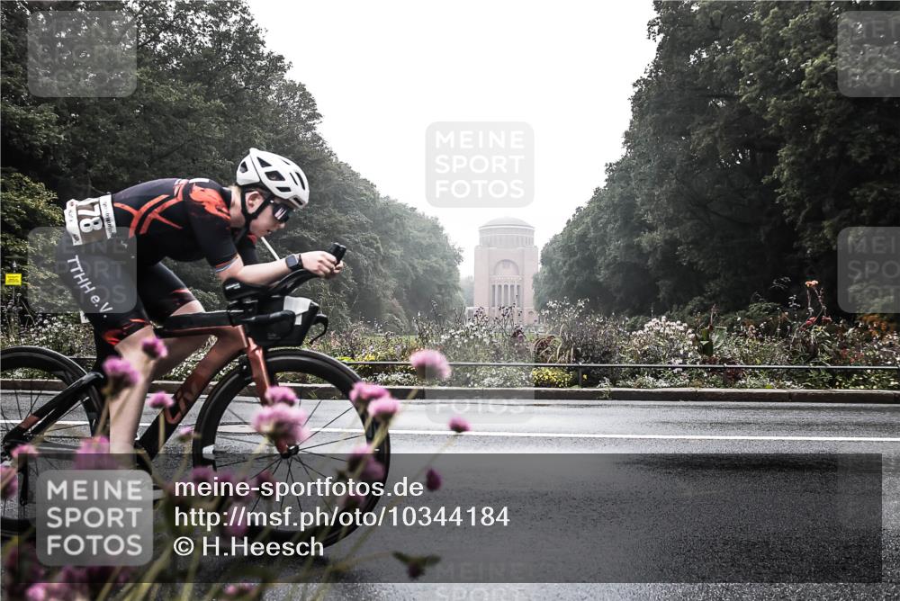 13.09.2026 - Stadtparktriathlon H.Heesch http://msf.ph/oto/10344184 13.09.2026 09:14:37 Radfahren 81, 178, 201 meine-sportfotos.de