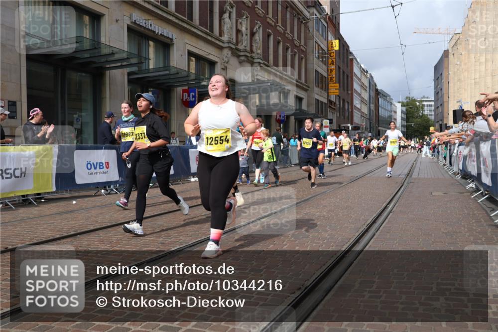 13.09.2026 - 21. swb-Marathon Bremen Strokosch-Dieckow http://msf.ph/oto/10344216 13.09.2026 11:09:02 Ziel 10314, 10321, 10556, 10664, 10686, 10694, 10769, 10823, 10981, 10983, 11091, 11225, 11304, 11578, 11764, 11882, 11883, 11914, 11915, 11987, 11995, 12155, 12322, 12337, 12474, 12491, 12532, 13607, 10217, 10321, 10399, 10455, 10469, 10570, 10599, 10630, 11011, 11053, 11074, 11138, 11358, 11421, 11434, 11531, 11710, 11718, 11812, 11905, 12192, 12256, 12353, 12438, 12517, 12554 meine-sportfotos.de