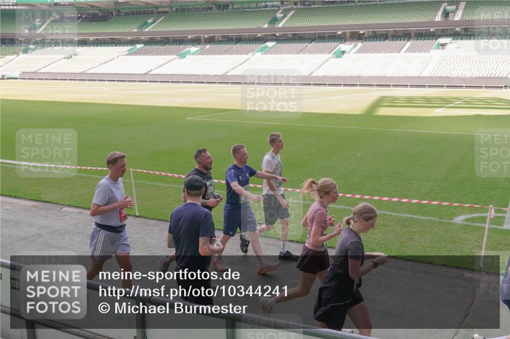 13.09.2026 - 21. swb-Marathon Bremen Michael Burmester http://msf.ph/oto/10344241 13.09.2026 13:29:34 Laufen im Stadion 171, 220, 297, 405, 422, 476, 685, 729, 754, 767, 986, 1079, 1217, 1242, 1270, 1298, 1325, 1384, 1615, 1633, 1634, 1741, 1777, 1810, 1811, 1886, 1983, 2238, 2249, 2263, 2326, 2365, 2436, 2449, 2472, 2546, 2574, 2593, 2615, 2738, 2740, 2743, 2830, 2862, 2868, 2924, 2991, 3020, 3053, 3061, 3129, 3154, 3227, 3238, 3274, 3286, 3321, 3361, 3563, 3589, 3594, 3595, 3605, 3678, 3694, 3755, 3758, 3798, 3826, 3853, 3898, 3929, 3953, 3965, 3971, 3987, 4011, 4056, 4108, 4238 meine-sportfotos.de