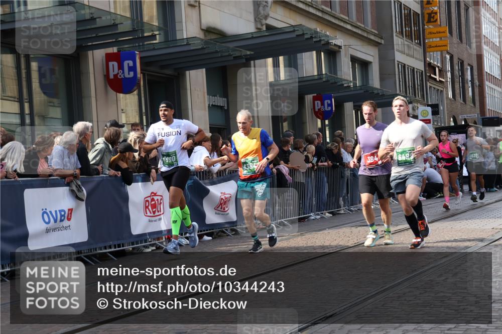 13.09.2026 - 21. swb-Marathon Bremen Strokosch-Dieckow http://msf.ph/oto/10344243 13.09.2026 13:29:14 Ziel 124, 132, 1083, 1243, 1365, 1387, 1581, 2076, 2289, 2301, 2742, 2957, 3030, 3258, 3721, 3846, 4541, 4576, 5244, 5599, 6006, 6103, 6384, 6499, 6690, 6930, 7013, 7079, 7384, 7426, 7631, 7649, 7884, 8007, 8009, 8066, 8099, 8277, 8338, 8481, 8594, 8675, 8831, 9534, 9747, 9770, 9889, 10013, 13031, 303, 394, 430, 565, 596, 651, 687, 722, 725, 745, 936, 1014, 1274, 1545, 1688, 1823, 2023, 2070, 2223, 2378, 2851, 2867, 3419, 3665, 3796, 3912, 3938, 4590, 5036, 5225 meine-sportfotos.de