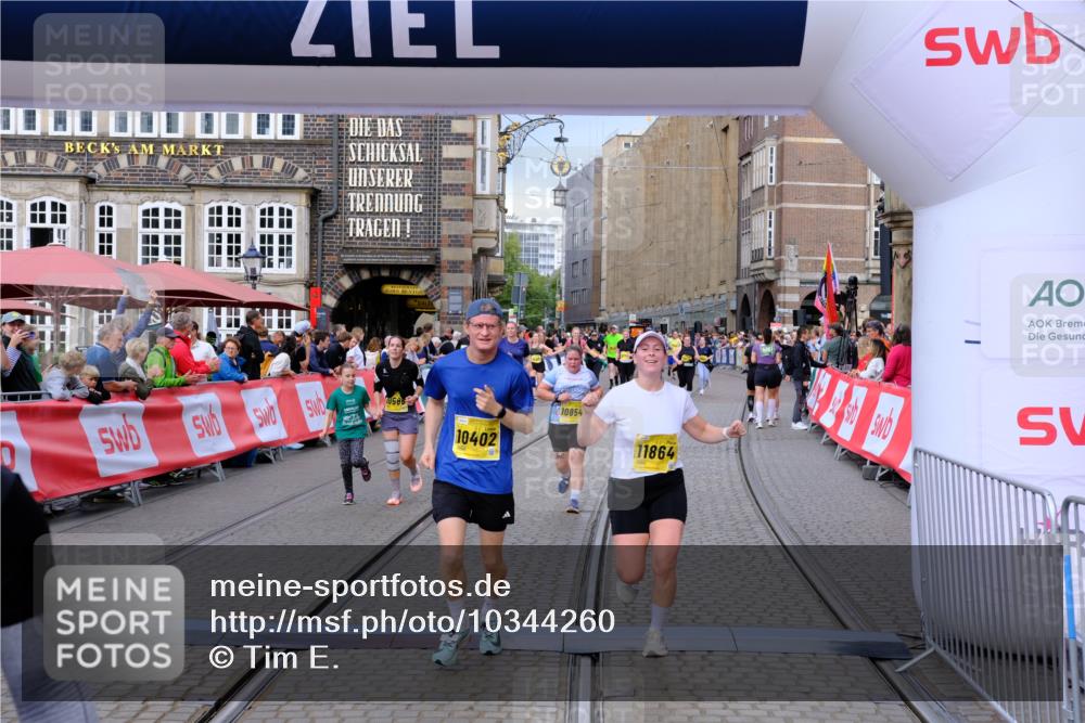 13.09.2026 - 21. swb-Marathon Bremen Tim E. http://msf.ph/oto/10344260 13.09.2026 11:14:31 Ziel 10395, 10396, 10402, 10586, 10784, 10854, 11027, 11233, 11535, 11703, 11864, 11902, 12100 meine-sportfotos.de