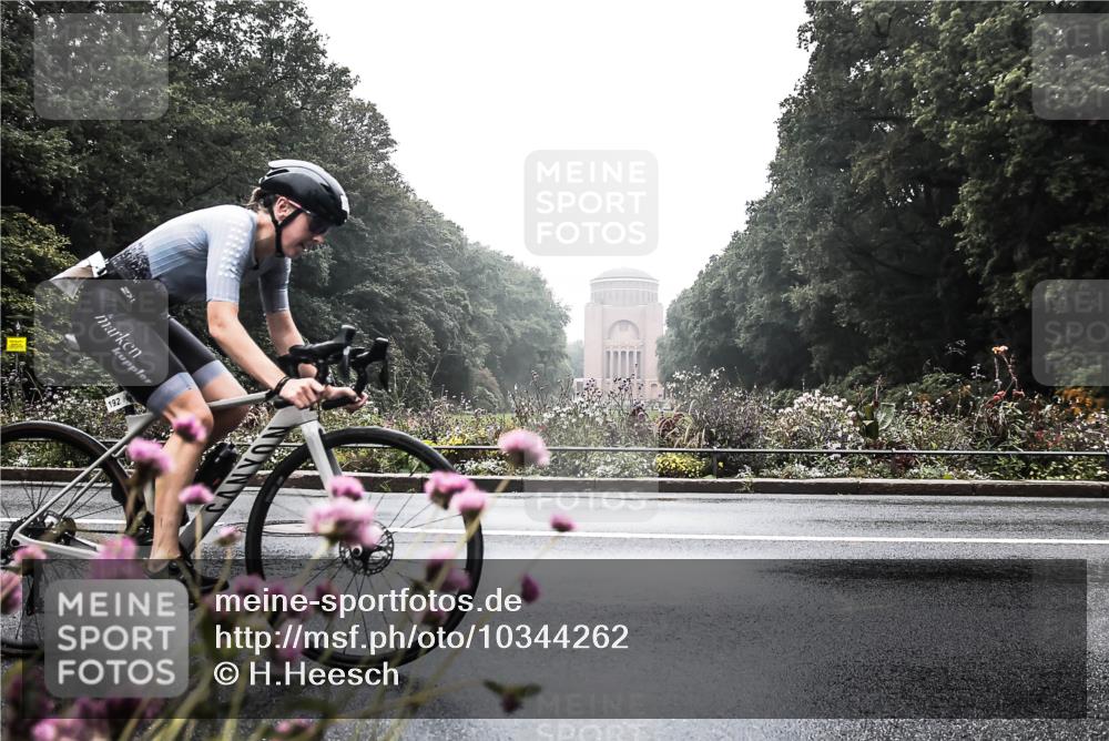 13.09.2026 - Stadtparktriathlon H.Heesch http://msf.ph/oto/10344262 13.09.2026 09:15:18 Radfahren 101, 125, 160, 192, 194, 197 meine-sportfotos.de