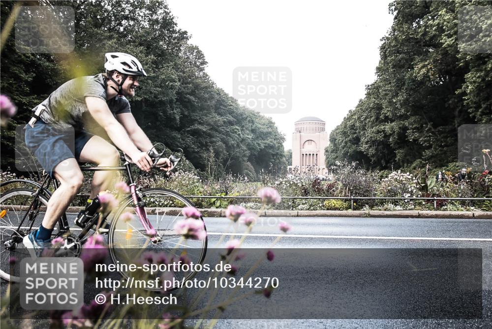 13.09.2026 - Stadtparktriathlon H.Heesch http://msf.ph/oto/10344270 13.09.2026 10:48:51 Radfahren 451, 573 meine-sportfotos.de