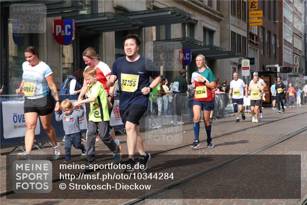 13.09.2026 - 21. swb-Marathon Bremen Strokosch-Dieckow http://msf.ph/oto/10344284 13.09.2026 11:09:03 Ziel 10314, 10556, 10664, 10686, 10694, 10769, 10823, 10981, 10983, 11091, 11225, 11304, 11578, 11764, 11882, 11883, 11914, 11915, 11987, 11995, 12155, 12322, 12337, 12474, 12491, 12532, 13607, 10217, 10321, 10399, 10455, 10469, 10570, 10599, 10630, 11011, 11053, 11074, 11138, 11358, 11421, 11434, 11531, 11710, 11718, 11812, 11905, 12192, 12256, 12337, 12353, 12438, 12517, 12554 meine-sportfotos.de