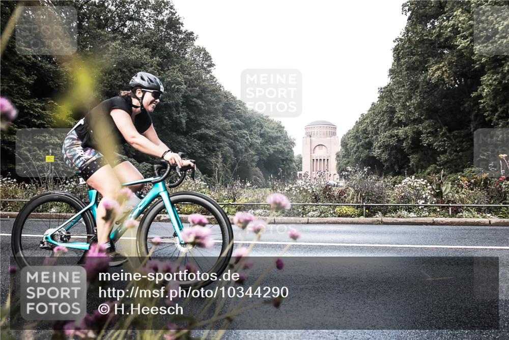 13.09.2026 - Stadtparktriathlon H.Heesch http://msf.ph/oto/10344290 13.09.2026 10:48:59 Radfahren 404, 512, 559 meine-sportfotos.de