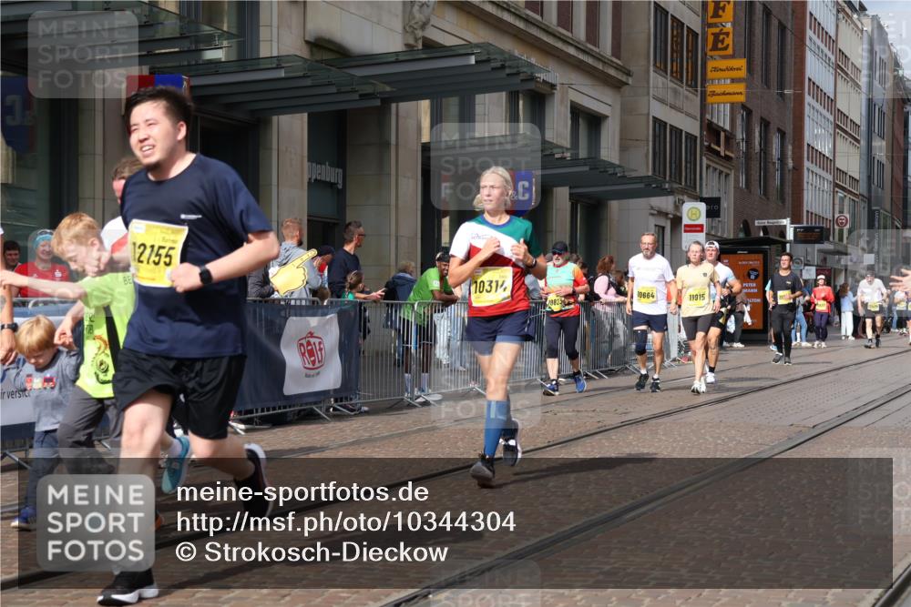 13.09.2026 - 21. swb-Marathon Bremen Strokosch-Dieckow http://msf.ph/oto/10344304 13.09.2026 11:09:03 Ziel 10314, 10556, 10664, 10686, 10694, 10769, 10823, 10981, 10983, 11091, 11225, 11304, 11578, 11764, 11882, 11883, 11914, 11915, 11987, 11995, 12155, 12322, 12337, 12474, 12491, 12532, 13607, 10217, 10321, 10399, 10455, 10469, 10570, 10599, 10630, 11011, 11053, 11074, 11138, 11358, 11421, 11434, 11531, 11710, 11718, 11812, 11905, 12192, 12256, 12337, 12353, 12438, 12517, 12554 meine-sportfotos.de