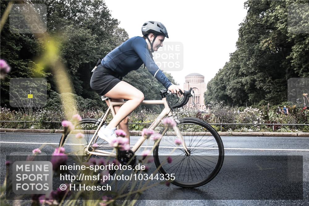 13.09.2026 - Stadtparktriathlon H.Heesch http://msf.ph/oto/10344335 13.09.2026 10:49:06 Radfahren 450, 513, 542, 559 meine-sportfotos.de