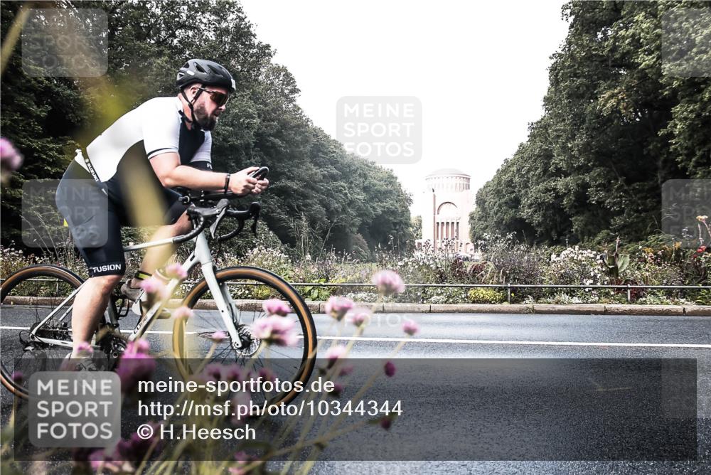 13.09.2026 - Stadtparktriathlon H.Heesch http://msf.ph/oto/10344344 13.09.2026 10:49:12 Radfahren 541 meine-sportfotos.de