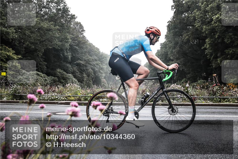 13.09.2026 - Stadtparktriathlon H.Heesch http://msf.ph/oto/10344360 13.09.2026 09:15:31 Radfahren 24, 54, 57, 97, 104, 147, 162, 208 meine-sportfotos.de