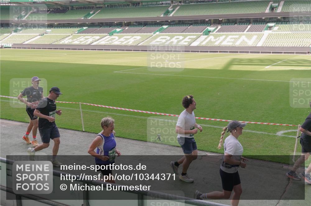 13.09.2026 - 21. swb-Marathon Bremen Michael Burmester http://msf.ph/oto/10344371 13.09.2026 13:29:51 Laufen im Stadion 171, 220, 297, 405, 422, 476, 685, 729, 754, 767, 986, 1079, 1217, 1242, 1270, 1298, 1325, 1384, 1615, 1633, 1634, 1741, 1777, 1810, 1811, 1886, 1983, 2238, 2242, 2249, 2263, 2326, 2365, 2436, 2449, 2472, 2546, 2593, 2615, 2738, 2740, 2743, 2830, 2862, 2868, 2869, 2871, 2924, 2991, 2994, 3020, 3053, 3061, 3129, 3154, 3227, 3238, 3274, 3286, 3321, 3361, 3563, 3594, 3595, 3605, 3678, 3694, 3755, 3758, 3798, 3853, 3876, 3898, 3929, 3953, 3965, 3971, 3987, 4011, 4056 meine-sportfotos.de