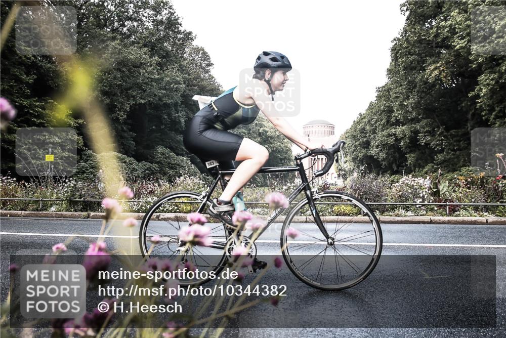 13.09.2026 - Stadtparktriathlon H.Heesch http://msf.ph/oto/10344382 13.09.2026 10:49:23 Radfahren 348, 363, 368, 395, 422 meine-sportfotos.de
