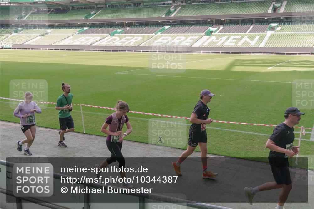 13.09.2026 - 21. swb-Marathon Bremen Michael Burmester http://msf.ph/oto/10344387 13.09.2026 13:29:53 Laufen im Stadion 171, 220, 297, 405, 422, 476, 685, 729, 754, 767, 986, 1079, 1217, 1242, 1270, 1298, 1325, 1384, 1615, 1633, 1634, 1741, 1777, 1810, 1811, 1886, 1983, 2238, 2242, 2249, 2263, 2326, 2365, 2436, 2449, 2472, 2546, 2593, 2615, 2738, 2740, 2743, 2830, 2862, 2868, 2869, 2871, 2918, 2924, 2991, 2994, 3020, 3053, 3129, 3154, 3227, 3238, 3274, 3286, 3321, 3361, 3563, 3594, 3595, 3605, 3678, 3755, 3758, 3798, 3853, 3876, 3898, 3929, 3953, 3965, 3971, 3987, 4011, 4056 meine-sportfotos.de
