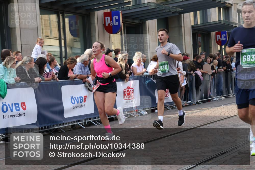 13.09.2026 - 21. swb-Marathon Bremen Strokosch-Dieckow http://msf.ph/oto/10344388 13.09.2026 13:29:18 Ziel 124, 132, 716, 1073, 1083, 1243, 1365, 1387, 1581, 2076, 2289, 2301, 2742, 2957, 3030, 3618, 3721, 4115, 4541, 4576, 5244, 5599, 6006, 6103, 6127, 6384, 6499, 6690, 6725, 6930, 7013, 7079, 7384, 7426, 7649, 7884, 8009, 8481, 8594, 8612, 8771, 8831, 9534, 9747, 9770, 10013, 13031, 303, 394, 565, 596, 651, 687, 745, 936, 1274, 1387, 1545, 1688, 1823, 2023, 2070, 2223, 2867, 3258, 3796, 3846, 3912, 3938, 4590, 5036, 5225 meine-sportfotos.de