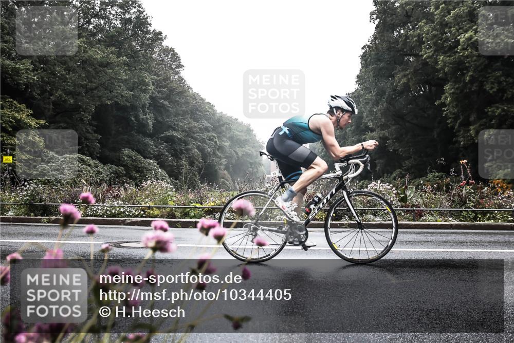 13.09.2026 - Stadtparktriathlon H.Heesch http://msf.ph/oto/10344405 13.09.2026 09:15:38 Radfahren 39, 117, 128, 161 meine-sportfotos.de
