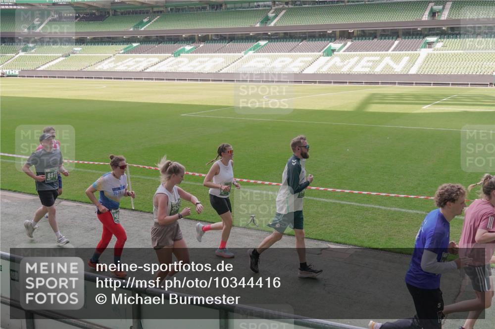 13.09.2026 - 21. swb-Marathon Bremen Michael Burmester http://msf.ph/oto/10344416 13.09.2026 13:29:57 Laufen im Stadion 171, 220, 297, 405, 422, 476, 685, 729, 754, 767, 806, 986, 1079, 1217, 1242, 1270, 1325, 1384, 1615, 1633, 1634, 1777, 1810, 1811, 1886, 1983, 2238, 2242, 2249, 2263, 2326, 2365, 2436, 2449, 2546, 2593, 2615, 2637, 2738, 2740, 2830, 2862, 2868, 2869, 2871, 2918, 2924, 2991, 2994, 3020, 3053, 3129, 3154, 3227, 3238, 3274, 3286, 3321, 3361, 3563, 3594, 3595, 3605, 3678, 3755, 3758, 3798, 3876, 3898, 3929, 3953, 3965, 3971, 3987, 4011, 4056 meine-sportfotos.de