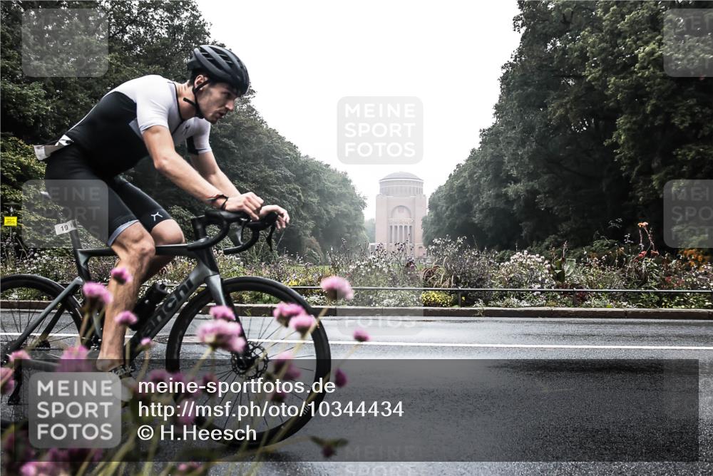 13.09.2026 - Stadtparktriathlon H.Heesch http://msf.ph/oto/10344434 13.09.2026 09:16:03 Radfahren 19, 93, 168, 189 meine-sportfotos.de