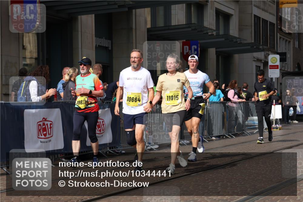 13.09.2026 - 21. swb-Marathon Bremen Strokosch-Dieckow http://msf.ph/oto/10344441 13.09.2026 11:09:07 Ziel 10314, 10386, 10424, 10556, 10664, 10686, 10694, 10712, 10769, 10823, 10981, 10983, 11192, 11225, 11764, 11882, 11883, 11914, 11915, 11937, 11987, 11995, 12322, 12409, 12474, 12491, 12532, 13607, 10217, 10321, 10455, 10469, 10570, 10599, 10630, 11011, 11053, 11074, 11091, 11138, 11304, 11434, 11531, 11578, 11812, 11905, 11987, 12155, 12192, 12256, 12337, 12353, 12438, 12517, 12554 meine-sportfotos.de