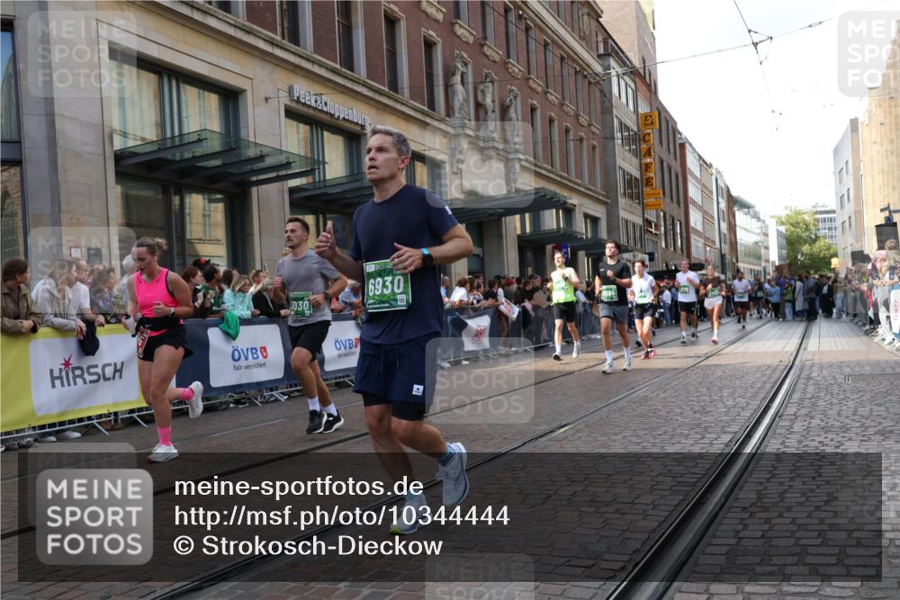 13.09.2026 - 21. swb-Marathon Bremen Strokosch-Dieckow http://msf.ph/oto/10344444 13.09.2026 13:29:19 Ziel 124, 132, 716, 1073, 1083, 1243, 1365, 1581, 1861, 2076, 2289, 2301, 2742, 2957, 3030, 3320, 3618, 3721, 4115, 4541, 4576, 5244, 5599, 6006, 6103, 6127, 6384, 6499, 6690, 6725, 6930, 7013, 7079, 7384, 7426, 7649, 7884, 8009, 8481, 8594, 8612, 8771, 8831, 9049, 9534, 9747, 9770, 10013, 13031, 303, 394, 565, 596, 651, 687, 745, 936, 1274, 1365, 1387, 1545, 1688, 1823, 2023, 2070, 2223, 2867, 3258, 3796, 3846, 3912, 3938, 4541, 4590, 5036, 5225 meine-sportfotos.de