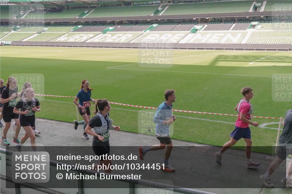13.09.2026 - 21. swb-Marathon Bremen Michael Burmester http://msf.ph/oto/10344451 13.09.2026 13:29:59 Laufen im Stadion 171, 220, 297, 405, 422, 476, 685, 729, 754, 767, 806, 986, 1079, 1217, 1242, 1270, 1384, 1615, 1633, 1634, 1777, 1810, 1811, 1886, 1983, 2238, 2242, 2249, 2263, 2326, 2365, 2436, 2449, 2546, 2593, 2615, 2637, 2719, 2738, 2740, 2830, 2862, 2868, 2869, 2871, 2918, 2924, 2991, 2994, 3020, 3053, 3129, 3227, 3238, 3274, 3286, 3321, 3361, 3563, 3594, 3595, 3605, 3678, 3755, 3758, 3798, 3876, 3898, 3929, 3953, 3965, 3971, 3987, 4011, 4056 meine-sportfotos.de