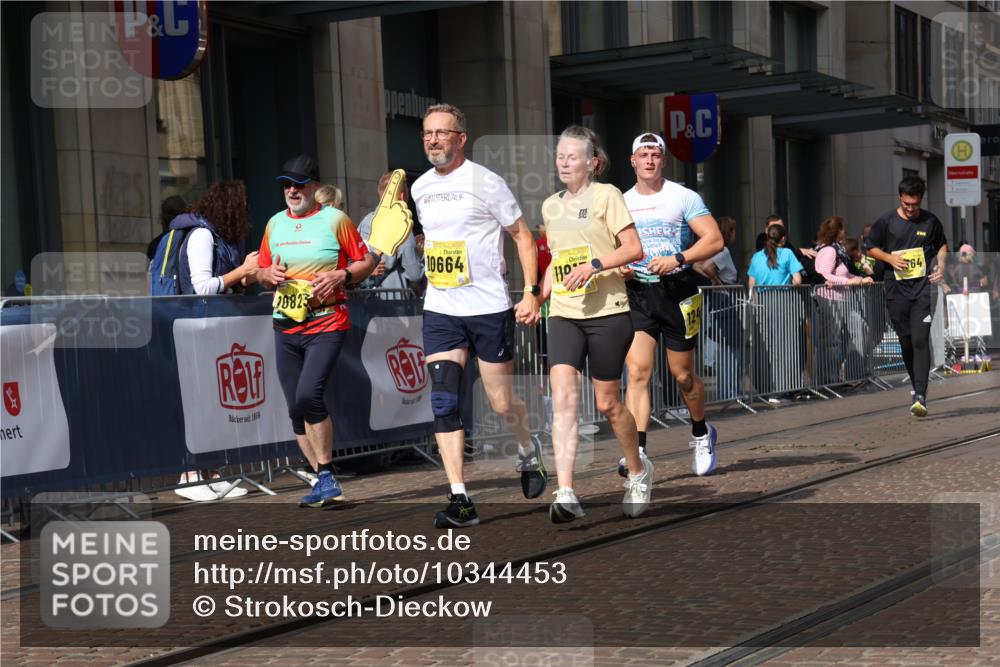13.09.2026 - 21. swb-Marathon Bremen Strokosch-Dieckow http://msf.ph/oto/10344453 13.09.2026 11:09:07 Ziel 10314, 10386, 10424, 10556, 10664, 10686, 10694, 10712, 10769, 10823, 10981, 10983, 11192, 11225, 11764, 11882, 11883, 11914, 11915, 11937, 11987, 11995, 12322, 12409, 12474, 12491, 12532, 13607, 10217, 10321, 10455, 10469, 10570, 10599, 10630, 11011, 11053, 11074, 11091, 11138, 11304, 11434, 11531, 11578, 11812, 11905, 11987, 12155, 12192, 12256, 12337, 12353, 12438, 12517, 12554 meine-sportfotos.de