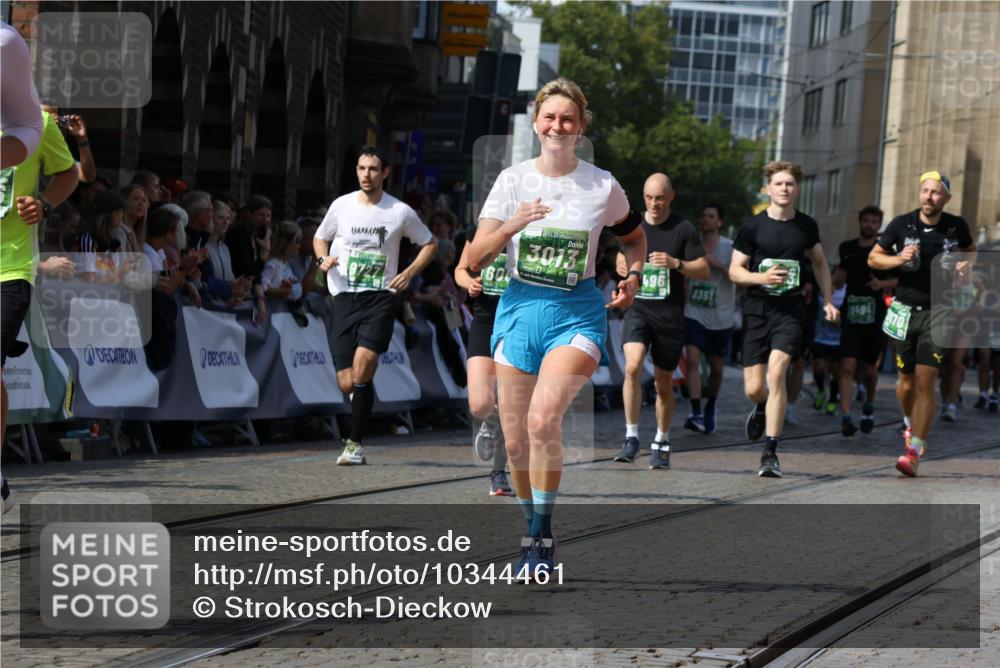 13.09.2026 - 21. swb-Marathon Bremen Strokosch-Dieckow http://msf.ph/oto/10344461 13.09.2026 13:27:37 Ziel 242, 593, 2454, 3273, 3385, 3496, 4121, 4558, 5358, 5616, 6071, 6288, 6306, 6776, 7849, 8219, 9159, 9343, 9760, 10112, 10113, 13147, 440, 534, 762, 1932, 2686, 3013, 3135, 3576, 3970, 4106, 4133, 4265, 4496, 4593, 4744, 6067, 6468, 6522, 7042, 7138, 7358, 8351, 9494, 9727, 13198 meine-sportfotos.de