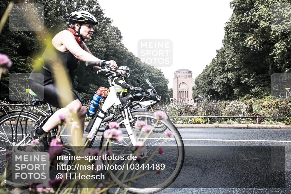 13.09.2026 - Stadtparktriathlon H.Heesch http://msf.ph/oto/10344489 13.09.2026 10:49:59 Radfahren 423, 447 meine-sportfotos.de