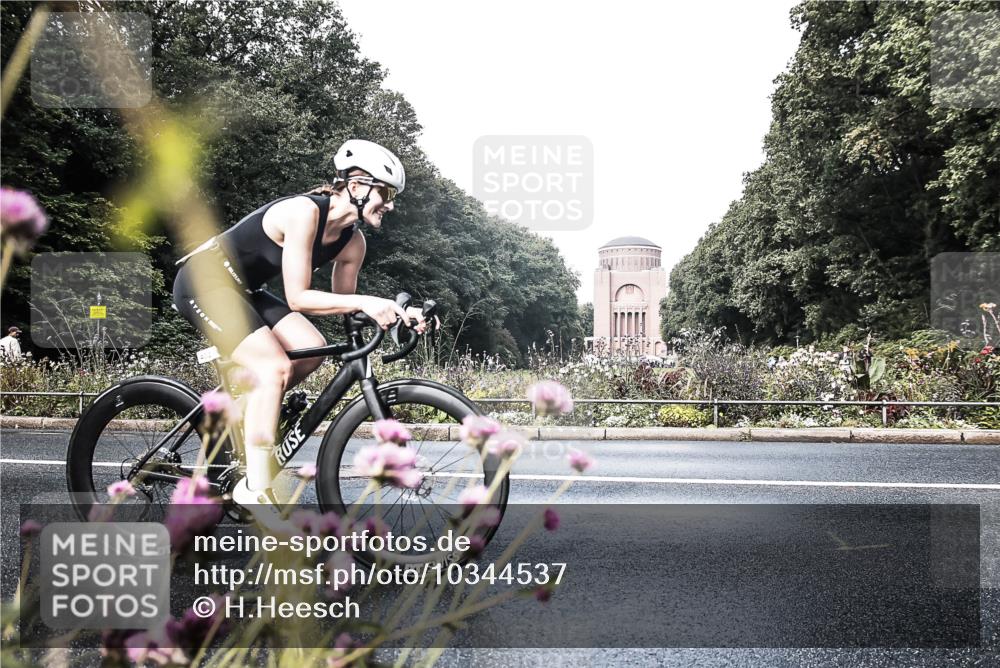 13.09.2026 - Stadtparktriathlon H.Heesch http://msf.ph/oto/10344537 13.09.2026 10:50:09 Radfahren 402, 421 meine-sportfotos.de