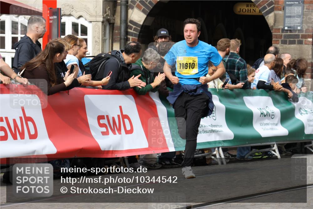 13.09.2026 - 21. swb-Marathon Bremen Strokosch-Dieckow http://msf.ph/oto/10344542 13.09.2026 10:52:29 Ziel 10218, 10588, 11285, 11371, 11376, 11487, 11555, 11610, 11869, 11877, 12319, 13578, 10193, 10339, 10652, 10812, 10906, 11002, 11109, 11144, 11350, 11362, 11597, 12338, 12361, 12399, 12439, 12533 meine-sportfotos.de