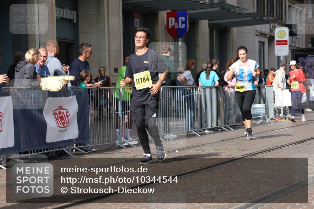 13.09.2026 - 21. swb-Marathon Bremen Strokosch-Dieckow http://msf.ph/oto/10344544 13.09.2026 11:09:10 Ziel 10234, 10386, 10417, 10424, 10556, 10664, 10686, 10694, 10712, 10769, 10785, 10823, 10981, 10983, 11192, 11225, 11764, 11882, 11883, 11914, 11915, 11937, 11995, 12322, 12409, 12474, 12491, 12532, 13607, 10217, 10314, 10321, 10455, 10570, 10599, 10630, 11011, 11053, 11074, 11091, 11138, 11304, 11434, 11531, 11578, 11812, 11905, 11987, 12155, 12192, 12337, 12353, 12438, 12554 meine-sportfotos.de