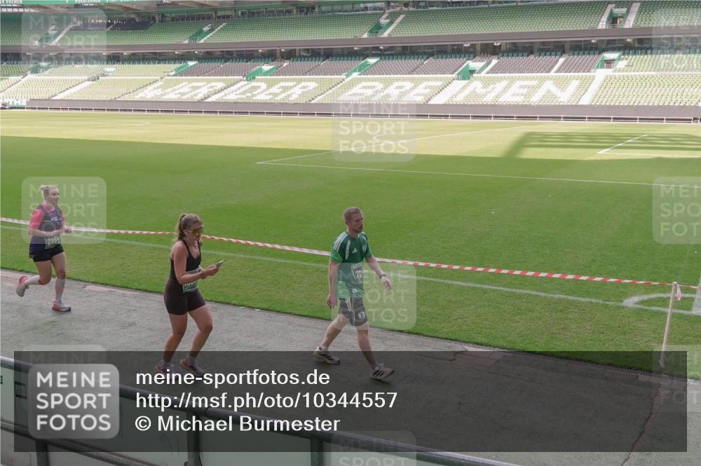 13.09.2026 - 21. swb-Marathon Bremen Michael Burmester http://msf.ph/oto/10344557 13.09.2026 13:30:07 Laufen im Stadion 122, 171, 224, 297, 405, 422, 476, 639, 685, 729, 754, 767, 806, 986, 1114, 1217, 1242, 1270, 1384, 1615, 1633, 1634, 1777, 1810, 1811, 1886, 1983, 2216, 2238, 2242, 2249, 2263, 2326, 2368, 2372, 2436, 2449, 2546, 2615, 2629, 2637, 2719, 2738, 2740, 2830, 2862, 2868, 2869, 2871, 2918, 2924, 2991, 2994, 3020, 3053, 3101, 3129, 3227, 3238, 3274, 3286, 3321, 3361, 3563, 3594, 3595, 3605, 3678, 3755, 3758, 3798, 3873, 3876, 3898, 3929, 3953, 3965, 3971, 3987, 4011, 4056, 357 meine-sportfotos.de