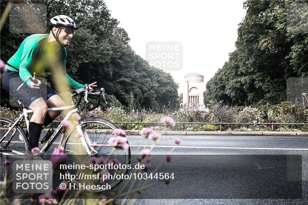 13.09.2026 - Stadtparktriathlon H.Heesch http://msf.ph/oto/10344564 13.09.2026 10:50:27 Radfahren 478, 480 meine-sportfotos.de
